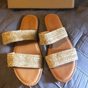 Sandals -Shop Talulah size 8